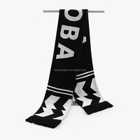 OEM Meilleure vente Activités hivernales personnalisées Logo jacquard Fans de sport Écharpe en acrylique Drapeau national Écharpes à pompons