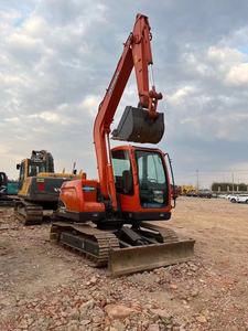 Mini-excavatrice d'occasion KOMATSU 220-8 de 7 à 8 tonnes, Japon, matériel de terrassement d'occasion, boîte de vitesses et pompe originales sur chenilles - Product Image 4