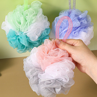 Éponge de Douche en Maille Dégradée 3 Couleurs 50g avec Logo Personnalisé, Écologique en PE, Loofah de Bain, Gommage Corporel pour Hôtel et Maison