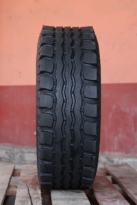 โรงงานจีนผลิตยางคุณภาพสูงขนาด 10.0/75-15.3 สำหรับรถออฟโรด - Product Image 4