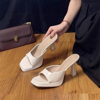 Mules tendance pour femmes 2026 à bout carré et plateforme, talons hauts évasés, sandales en cuir microfibre, support usine OEM ODM personnalisé