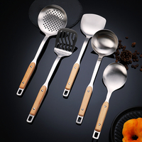 Cinq ensembles d'ustensiles de cuisine en acier inoxydable avec manche en bois pour la maison et la cuisine, comprenant passoire et spatule pour fondue, 1 ensemble