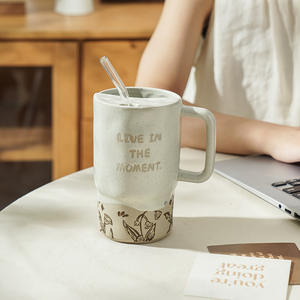 Mug en céramique Dukalove 450 ml avec poignée, design « Vivez dans le moment », pour la maison et les cadeaux - Product Image 2