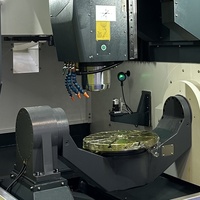 Centro de Mecanizado Vertical CNC SH-V13 de Hierro Fundido con Sistema de Control Mitsubishi 1370, Ejes Y y 2 Rieles de Guía