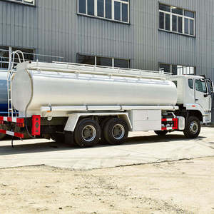 Camion-citerne Sinotruk 20000L Diesel 20CBM pour le transport d'<span class=keywords><strong>essence</strong></span> et d'huile, camion-citerne à carburant Howo Diesel 6x4 - Product Image 5