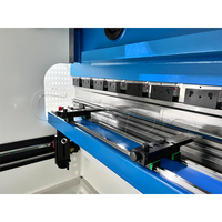 Presse plieuse CNC automatique hydraulique compacte pour tôles métalliques en promotion
