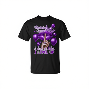 Camiseta retro morada de cumpleaños con diseño de Reina, no envejeces, subes de nivel, talla unisex para adultos - Product Image 1