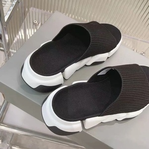 Vente en gros de tongs de plage personnalisées de haute qualité avec logo pour hommes et femmes, tongs de sport de luxe pour l'extérieur - Product Image 5