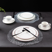 Lot Vaisselle Restaurant en Gros avec Logo Personnalisé Assiette à Steak Blanche Résistante à la Chaleur Tasse à Café en Céramique Hôtelière Personnalisable avec Logo
