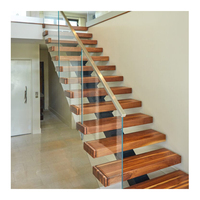 Escalier intérieur moderne personnalisé en usine avec garde-corps en verre et marches en bois, escalier droit en acier et en marbre