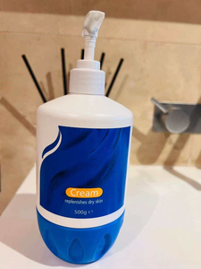 Lotion corporelle éclaircissante et nourrissante à la vitamine C 24h, parfum frais, pour tous types de peaux, 500g - Product Image 4