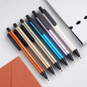 Stylos à bille noirs personnalisés - Pointe moyenne de 1 mm, stylo de bureau pour une écriture fluide, idéal comme cadeau promotionnel - Product Image 2