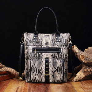 Patrón de serpiente bolso bandolera remache cinturón hebilla retro práctico - Product Image 1