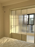 Op maat gemaakte witte aluminium-en-glas schuifdeuren in Franse stijl; scheidingsdeuren voor keuken en woonkamer