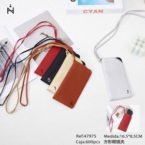 Custodia quadrata per occhiali 16,5x8,5 cm con cinturino per riporre gli occhiali - Product Image 1