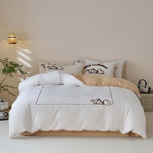 Set di Biancheria da Letto per Bambini Carino e Kawaii di Alta Qualità in Puro Cotone Tinto in Filo a Righe con Ricamo di Snoopy Ecologico e Durevole - Product Image 4