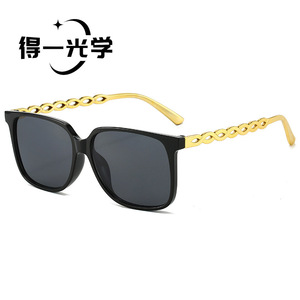 <b>Square</b> Oversized Chain Sunglasses For Women UV400 PC <b>Frame</b> Red Lens Outdoors Driving Party - Product Image 5