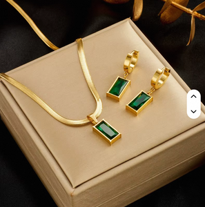 Parure de bijoux étanche pour femme en acier inoxydable plaqué or 18 carats avec zircon, motif cœur et œil, collier superposé, boucles d'oreilles et bracelet, idéale pour les fiançailles - Product Image 4