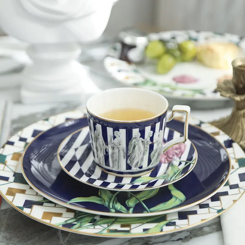 Luxury Coffee Cup And Saucer European Bone China English Afternoon Tea Set Plate French Ceramic Porcelain Tea Cup Kit