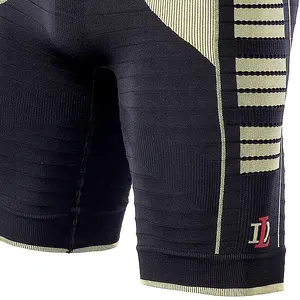 Short de compression croisé 2 en 1 pour hommes Short de course en polyester Boxer Brief Outdoor Wear for Men & Boys Compression Short