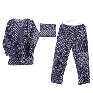Ensemble de pyjama en coton élégant pour femmes impression numérique col en v floral à manches longues vêtements de détente parfait vêtements d'été meilleur cadeau mère - Product Image 1