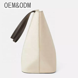 Sac fourre-tout pour femmes, imperméable, pour le week-end, les courses, les loisirs, Joker, logo personnalisé, cuir, marque, sortie d'usine - Product Image 4