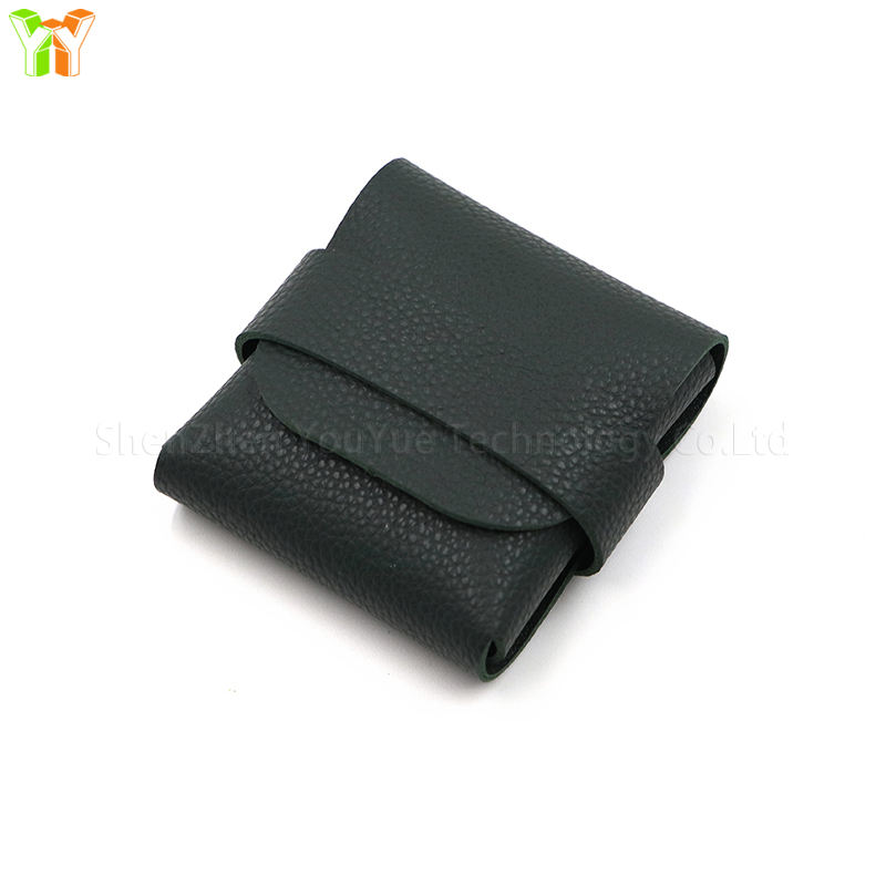 De color Verde oscuro