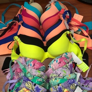 Teen Girls Seamless <b>Bra</b> With Removable Pads and Convertible <b>Straps</b> Four Size School Girls Underwear Women Soft Printed <b>Bra</b> - Product Image 2