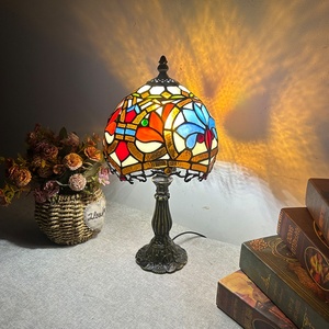 Lámpara de Escritorio LED Ajustable de Estilo Europeo LongHuiJing, de Vidrio Teñido, 8 Pulgadas, Hecha a Mano, Flexible, Simple, Ecológica, Multicolor, de Zinc - Product Image 3