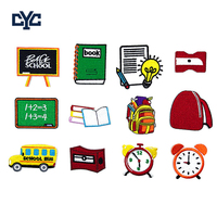 Patchs brodés tendance pour étudiants, motifs lettres et livres scolaires, thermocollants pour chapeaux