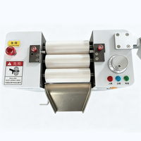 Trois rouleaux de mélange de poudre cosmétique rectifieuse industrielle à trois rouleaux pour le processus de savon translucide de toilette de peinture