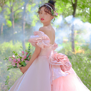Pink Ball Gown Wedding Dress Sweetheart Neckline Empire Waist Tulle Fabric For Outdoor Studio Photography Elegant Youthful Style - Product Image 3