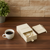 Boîte à bijoux personnalisée en carton avec pochette en microfibre, ensemble de rangement pour colliers, bagues et boucles d'oreilles, emballage en gros avec logo