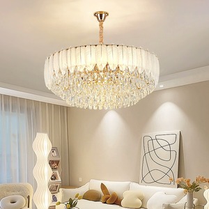 Lustre en cristal de luxe léger couleur crème, suspension en cristal et plumes de style post-moderne français pour salon et salle à manger - Product Image 1