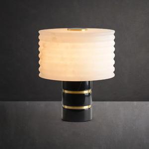 Lampe <span class=keywords><strong>de</strong></span> <span class=keywords><strong>table</strong></span> design simple et moderne pour salon chambre à coucher corps en laiton albâtre tout cuivre pour maître <span class=keywords><strong>chevet</strong></span> usage décoratif - Product Image 1