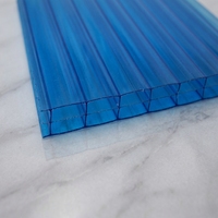 Panneaux isolants en polycarbonate à triple paroi et à cinq parois pour le vitrage des bâtiments commerciaux