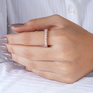 Anillo de Eternidad con Diamantes de Corte Redondo en Oro Rosa para Mujer, Elegante para Boda, Aniversario, Compromiso, Uso Diario, Joyería Fina, Regalo - Product Image 6