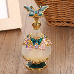 Botellas de Vidrio para Perfume de Aceites Esenciales Antiguas de Dubái con Estampado en Caliente, Diseño Plano Vintage de Mariposa Tuina y Tapa de Corona - Product Image 6