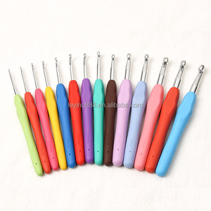 Outils <span class=keywords><strong>de</strong></span> tricot DIY en gros, aiguille <span class=keywords><strong>à</strong></span> crochet en fer avec manche en plastique pour le tricot <span class=keywords><strong>de</strong></span> <span class=keywords><strong>laine</strong></span>, pour le tricot <span class=keywords><strong>de</strong></span> pulls - Product Image 1