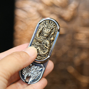 Dragon Line EDC Modèle Personnalisé Fidget Spinners pour Adultes, Jouet de Rotation Monnayeur, Poussoir de Décompression, Monnayeur Pop-up en Forme de Carte pour Garçons et Filles - Product Image 5