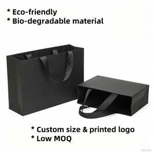 Sacs de courses en papier recyclé noir écologiques de haute qualité, personnalisables avec gaufrage et sérigraphie, pour emballage de pizzas et nouilles avec logo sur mesure - Product Image 2