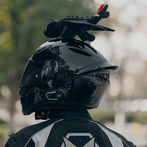 Lindo Peluche de Dientes Caídos con Alas Extraíbles, Decoración Personalizada para Bicicletas Eléctricas, Motocicletas, Carrocerías de Automóviles y Cascos - Product Image 2