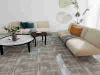 Dalles de moquette grises à usage commercial, modernes, à fort trafic, avec support en nylon et PVC, texture à fines mailles pour les bureaux à haute efficacité