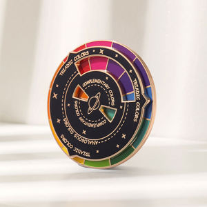 دبابيس معدنية مخصصة بتصميم كرتوني لطيف مع طباعة الشاشة ودوران، شارات مطلية بالمينا - Product Image 1