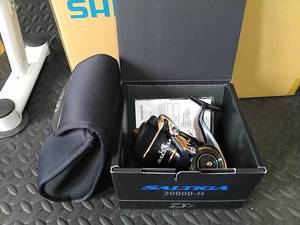 Moulinet spinning Daiwa Saltiga 20000-H, rapport de transfert 5.81, 8 roulements, pour droitier, 600g, système d'oscillation amélioré, anti-retour. - Product Image 2