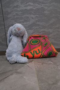 Bolsa de punto con estampado abstracto y cierre Kiss Lock, neceser de gran capacidad a la moda, bolsa de almacenamiento de artículos de aseo de viaje versátil de punto - Product Image 5