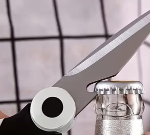 Ciseaux de cuisine multifonctionnels en acier inoxydable avec lame robuste, manche en plastique durable et couvercle en PP – Offre spéciale - Product Image 4