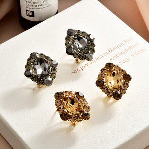 Vintage Flower Crystal Clip-on <b>Earrings</b> Gold Tone Oval Rhinestone Women's Party Jewelry - Product Image 2