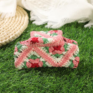 Fait à la main bohème ethnique carré tricoté requin <span class=keywords><strong>pince</strong></span> femmes laine Crochet cheveux griffes acétate tissu Simple conception personnalisé Carton - Product Image 1