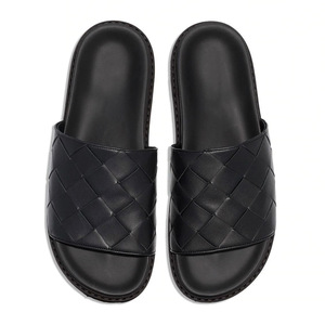 Mules et pantoufles de luxe pour hommes en cuir de vache véritable 100% brut, décontractées, sans talon, à bout ouvert, personnalisables avec logo, directement de l'usine - Product Image 5